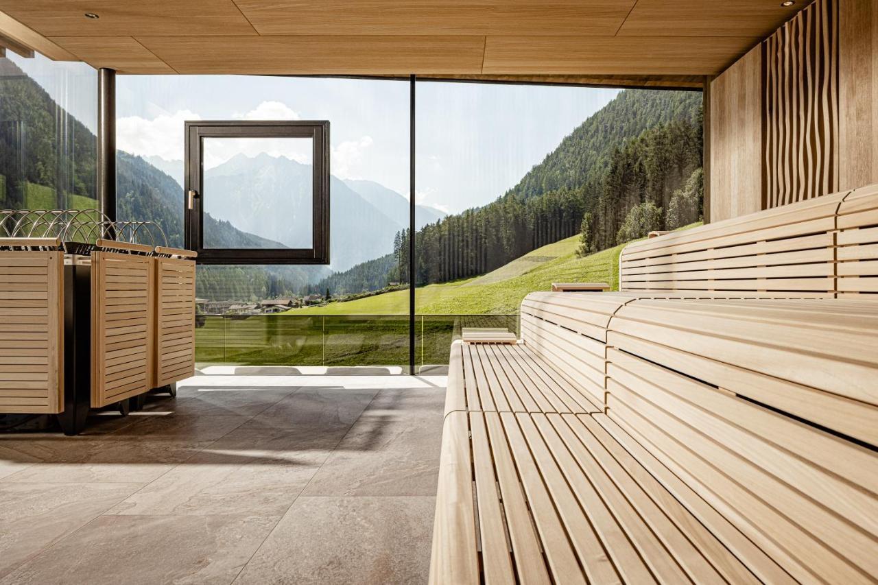 Alpine Luxury Spa Resort Schwarzenstein Lutago Exterior foto